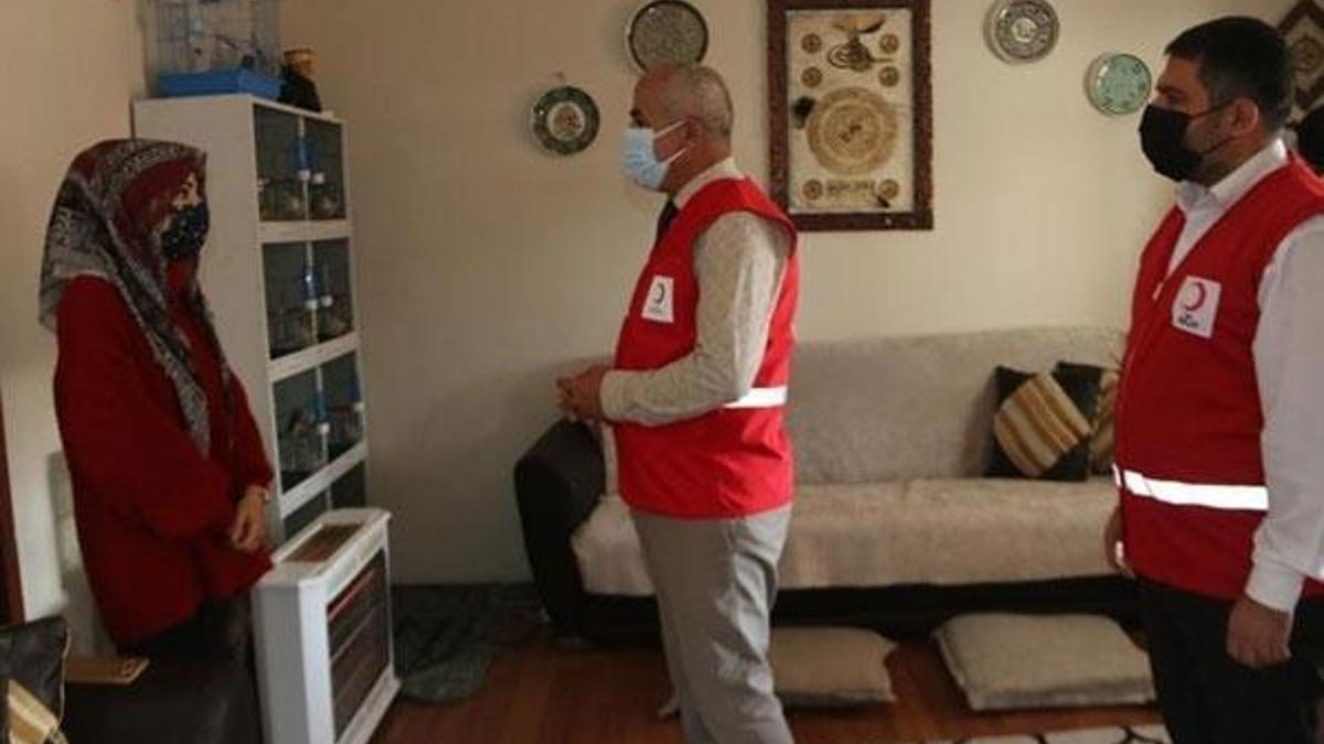 Belediye başkanı 'immün plazma' bağışı için evleri dolaşıyor