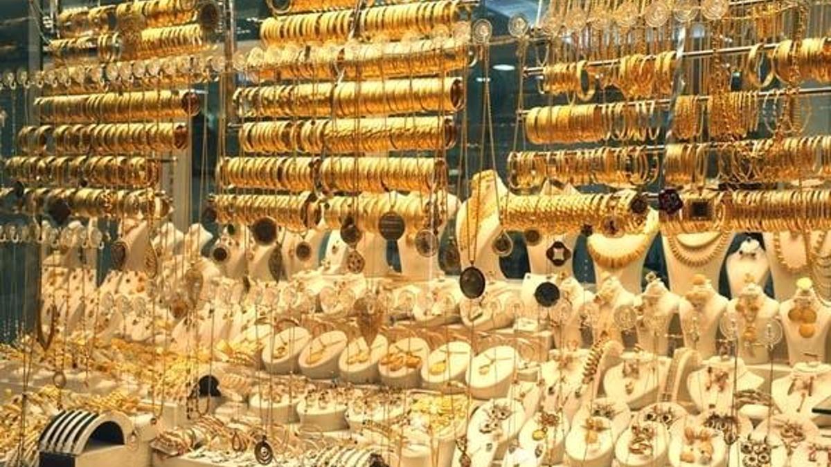 Altın fiyatları bugün ne kadar? Altın uzun süreden sonra düşüyor! Altın fiyatları ne olacak?