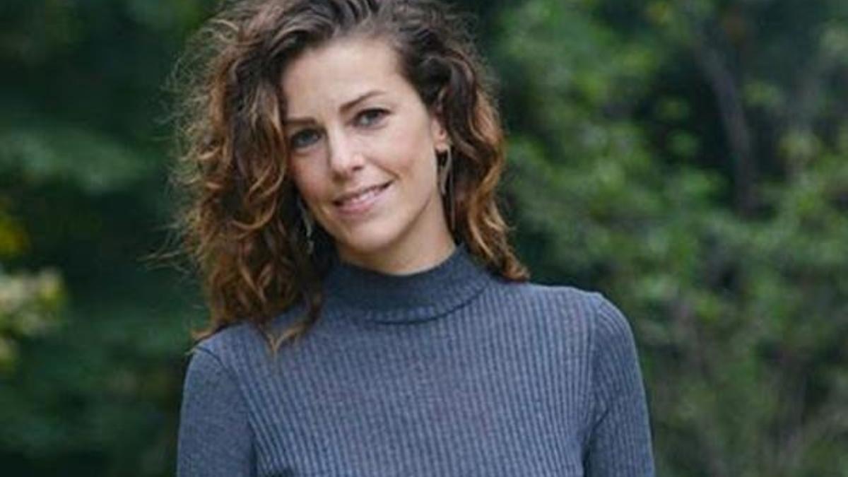 Gaye Gürsel kimdir? Arka Sokaklar dizisine Esra karakteriyle katılan Gaye Gürsel’in biyografisi…