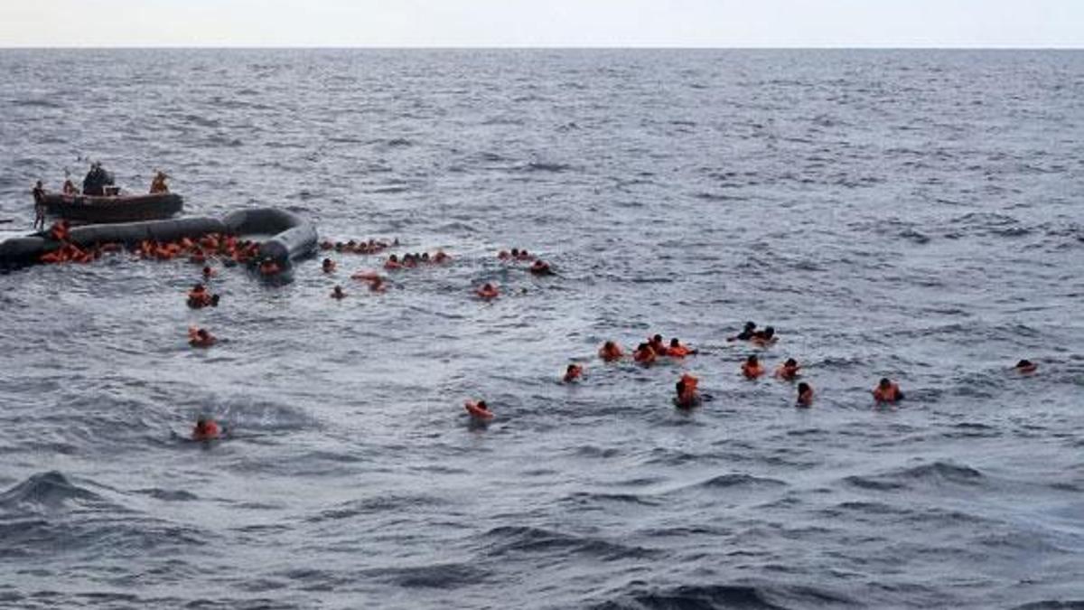 Libya açıklarında facia! İki tekne  battı, 100'e yakın kişi  öldü