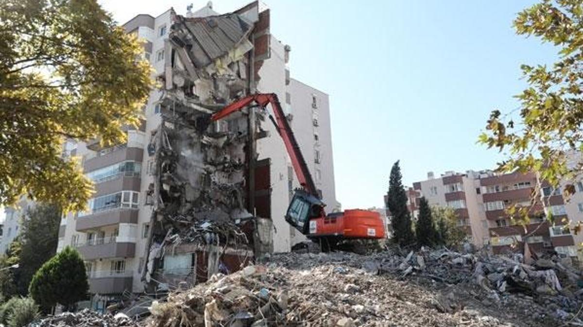 İzmir için büyük deprem uyarısı yapıp çağrıda bulundu!