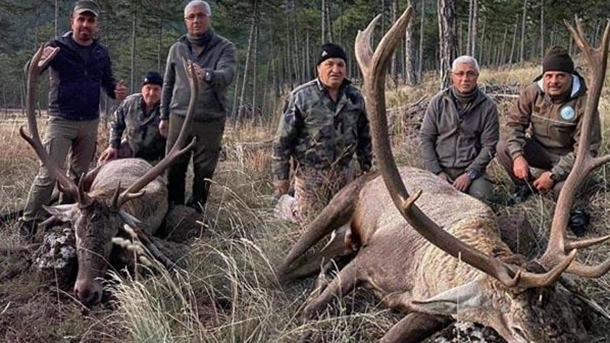Kızıl geyik avlayan eski başkan: Yasal olmayan hiçbir şey yapmadım