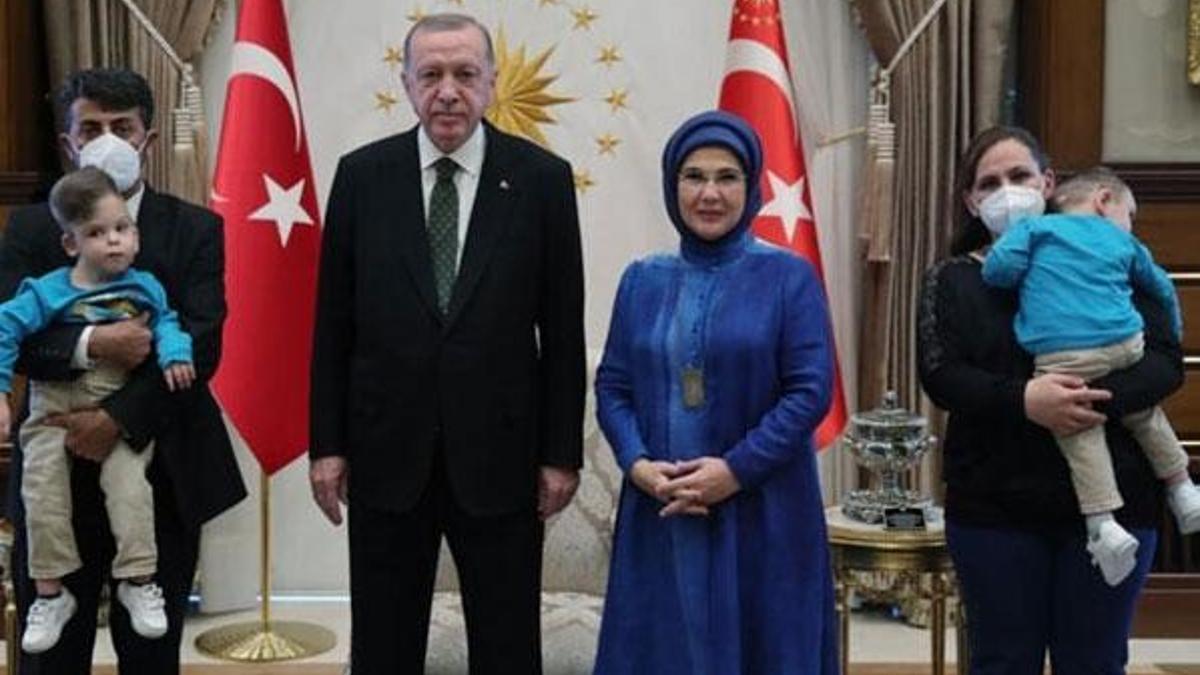Cumhurbaşkanı Erdoğan siyam ikizlerini kabul etti