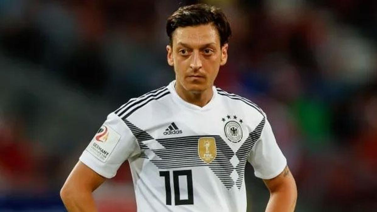 Mesut Özil'in paylaşımı Almanları şok etti
