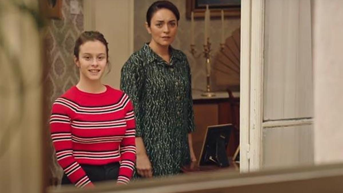 Masumlar Apartmanı 10. bölüm izle | Safiye'nin sevgilisi ortaya çıktı!