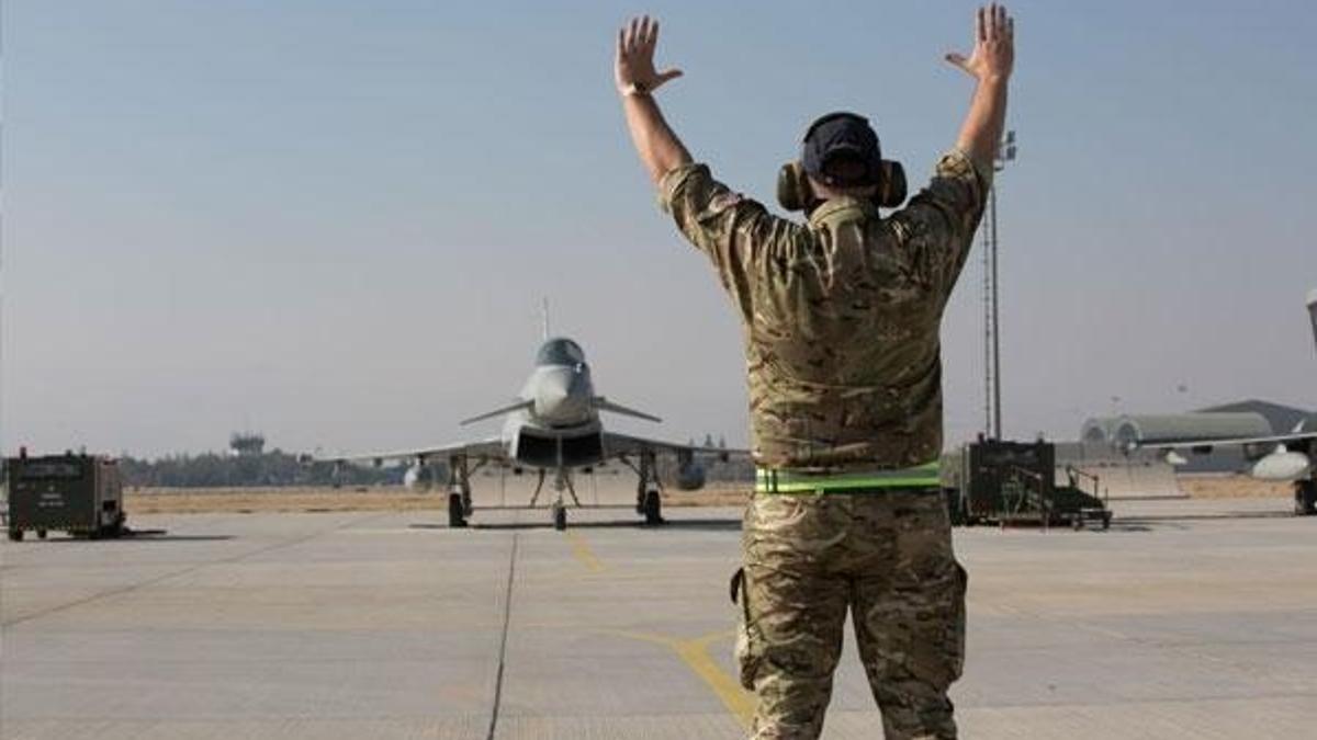 Bakan duyurdu! Eurofighter Typhoon ile Türk F-16 uçakları birlikte...