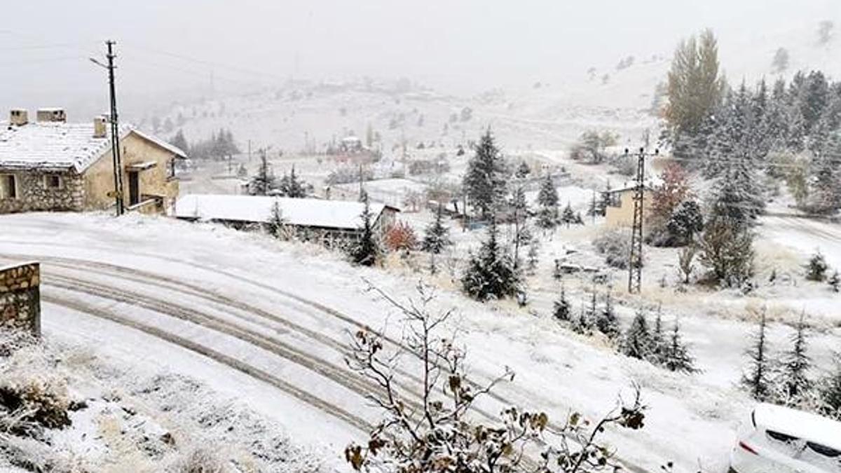 Saklıkent beyaza büründü; kar kalınlığı 7 santimetreye ulaştı