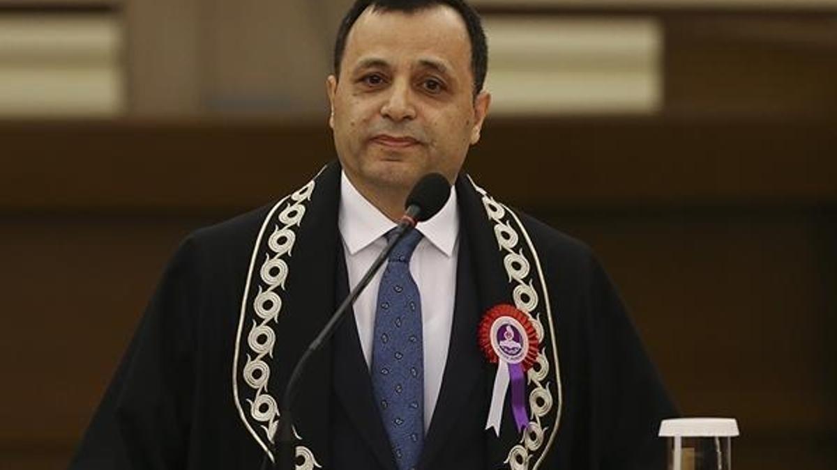 AYM Başkanı Arslan'a kötü haber! Eşi ve kızının korona testi pozitif