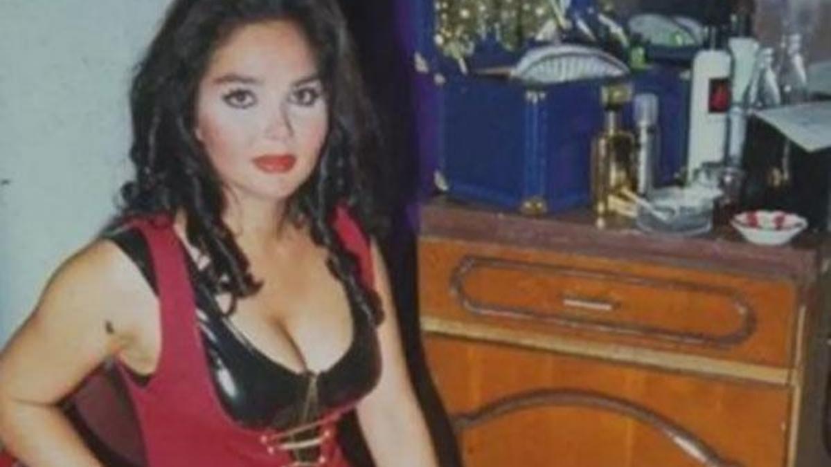 Songül Ülkü şoke etti! 'Çıplak fotoğraflarımı çekip...'