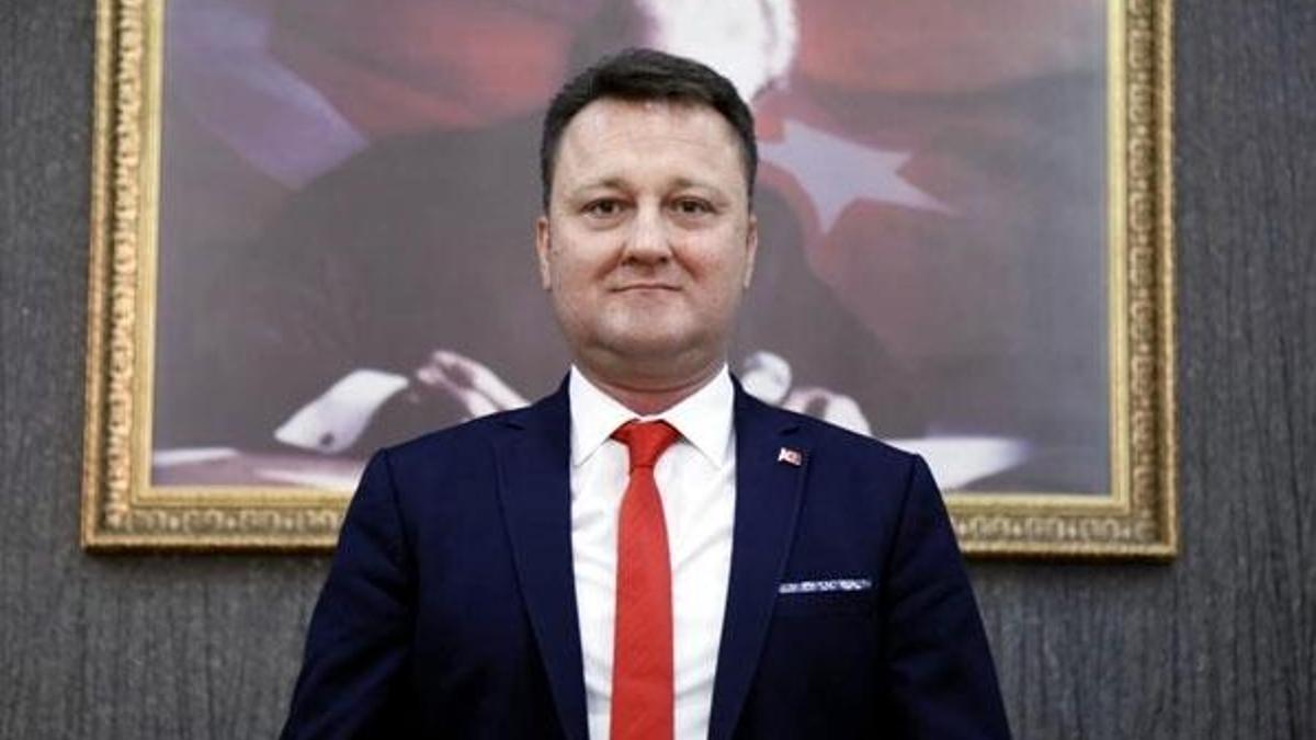 İzmir'de operasyon! İlçe belediye başkanı da gözaltında