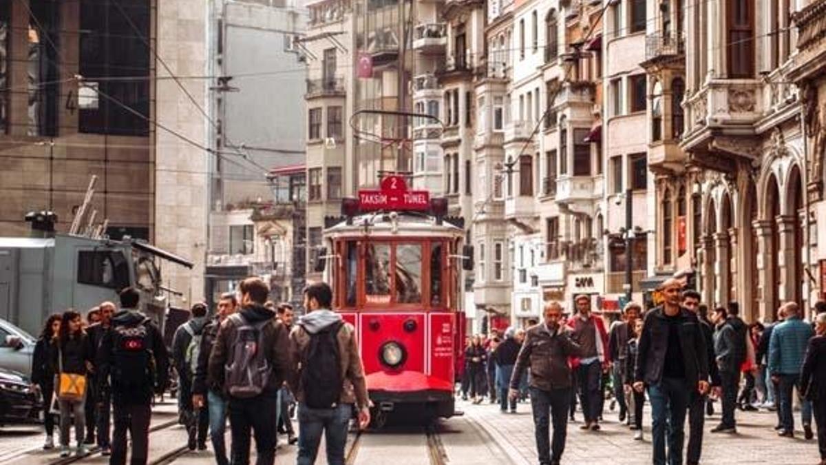 20 yaş altı sokağa çıkma yasağı hafta sonu geçerli mi? Ne zaman başlıyor? 20 yaş altı sokağa çıkma yasağı saatleri genelgesi!