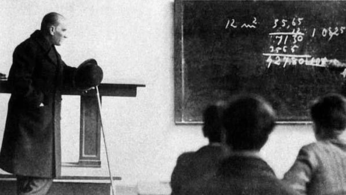 Kısa anlamlı öğretmenler günü mesajı: 24 Kasım öğretmenler günü kutlama mesajları ile Atatürk’ün öğretmenlerle ilgili sözleri…
