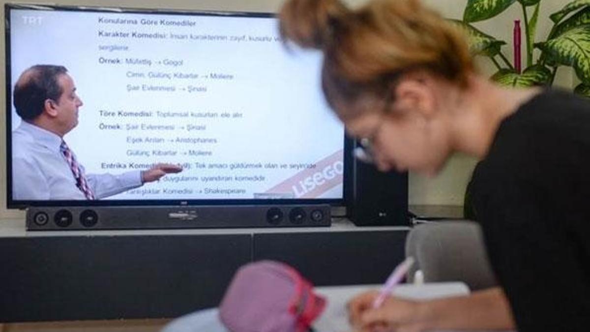 TRT EBA üzerinden başlıyor! Milyonlarca öğrenci bekliyordu