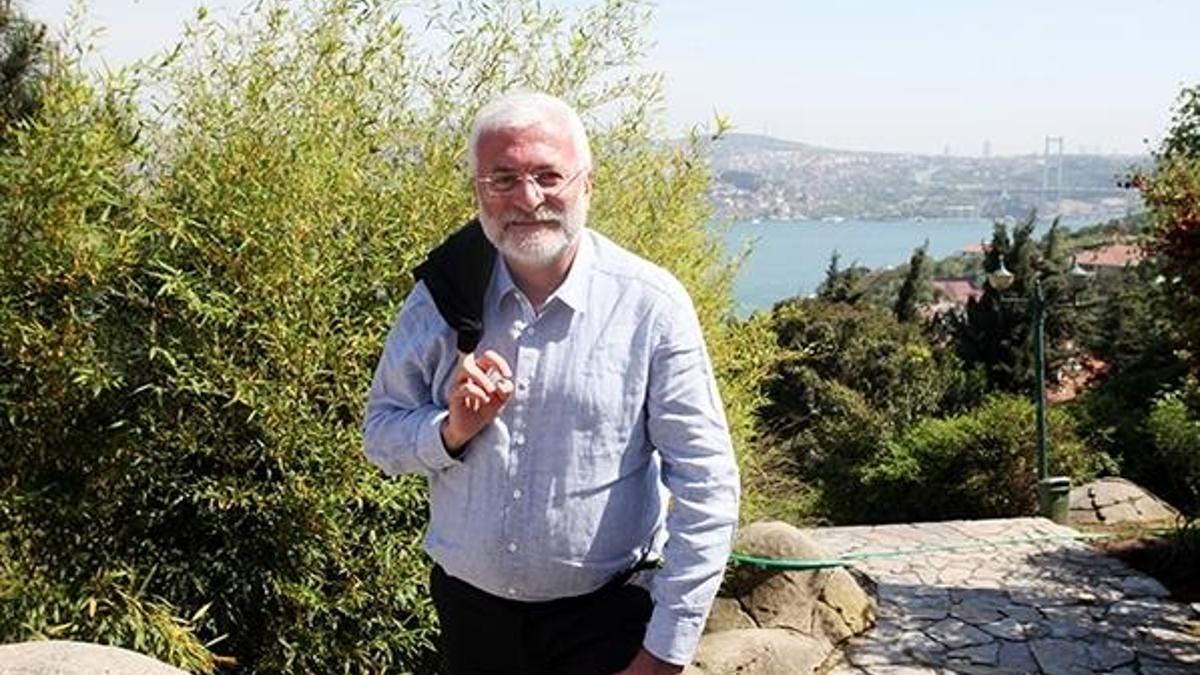 Ünlü sanatçı Onur Akın hastaneye kaldırıldı