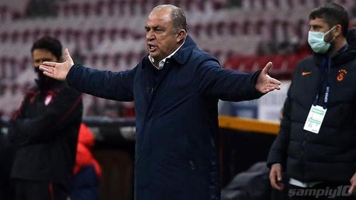 Fatih Terim'den çok sert tepki: 10 oyuncu değişti 5 dakika mıdır uzatma!
