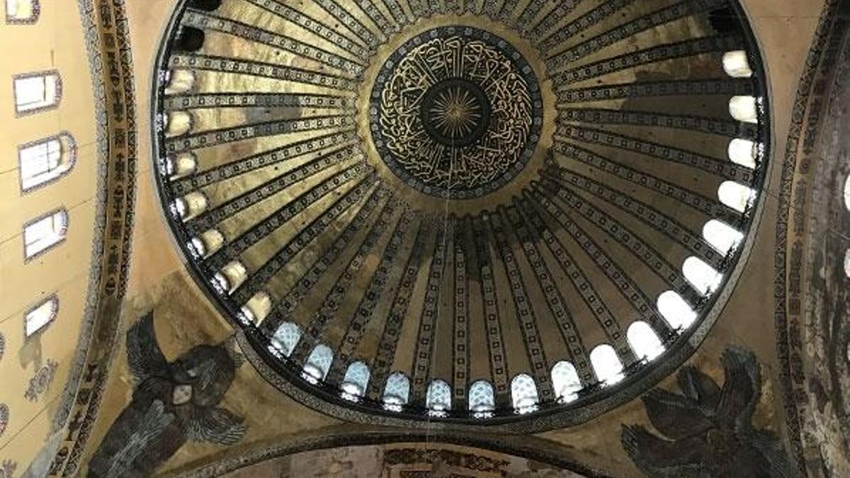 Ayasofya'da dikkat çeken görüntü! Yıllar sonra ortaya çıktı