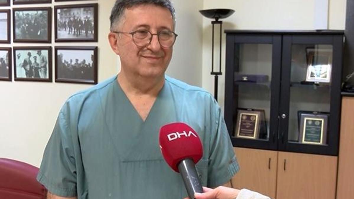 Aşı gönüllüsü profesör: Aşı tercih etme lüksüne sahip değiliz