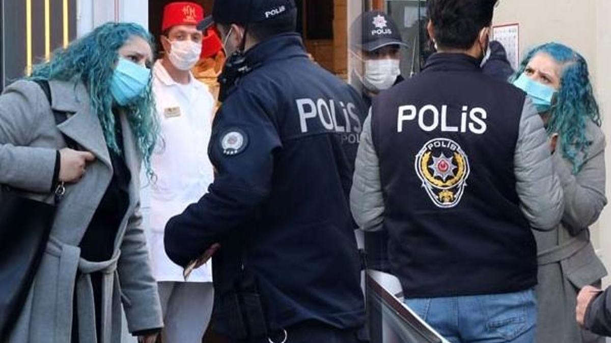 İstiklal Caddesi'nde polisin zor anları! 'Kamerada güzel görünür diye...'