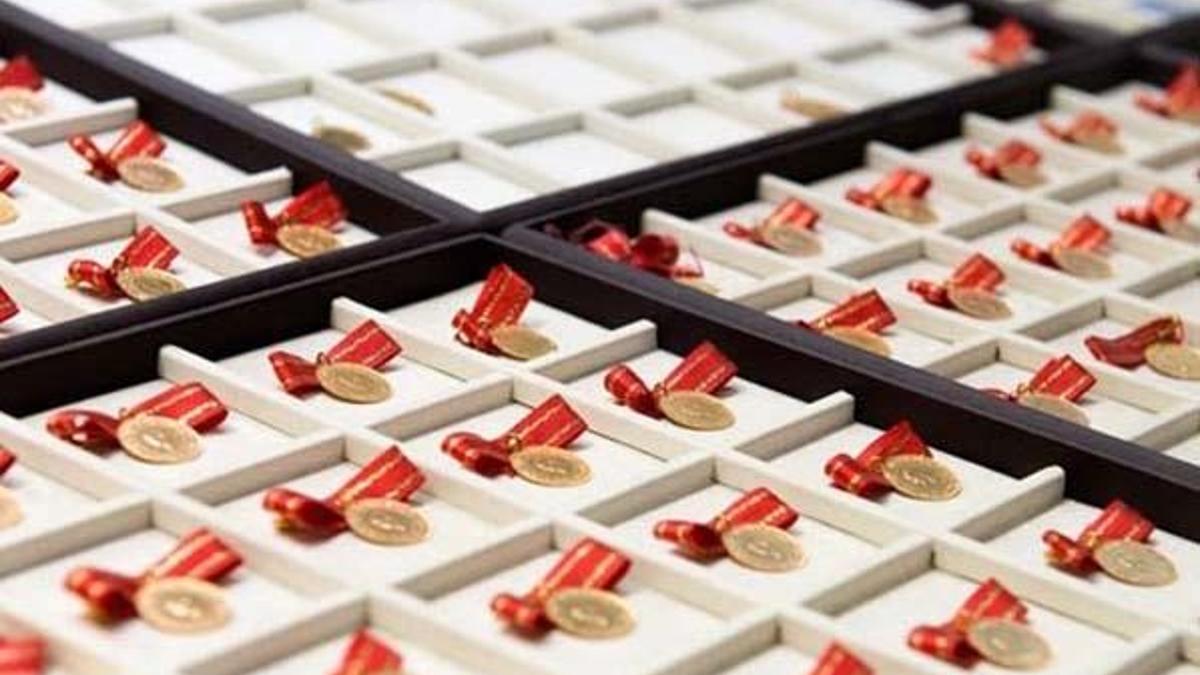 Altın fiyatları düşecek mi? Güncel gram, çeyrek, yarım, tam ve ons altın fiyatları…