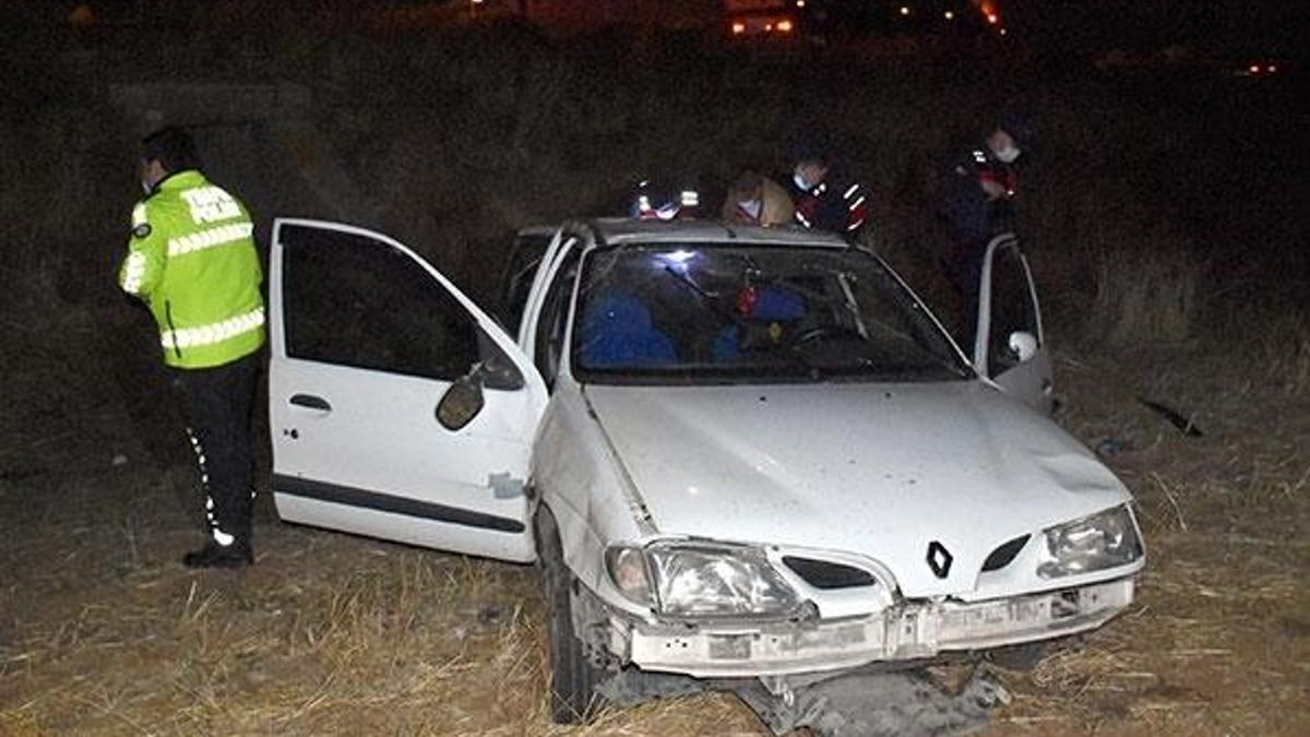 Aksaray'da otomobil şarampole devrildi: 1 ölü 4 yaralı