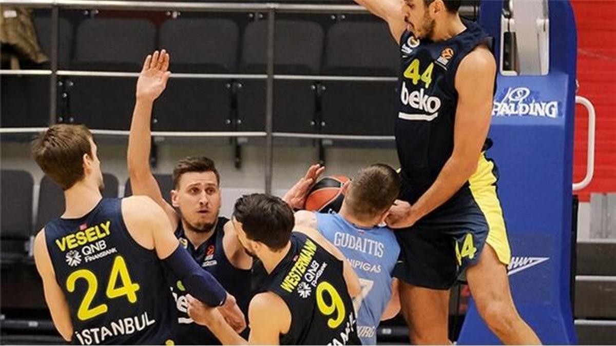 Fenerbahçe Rusya'da Zenit'i devirdi! 65-73