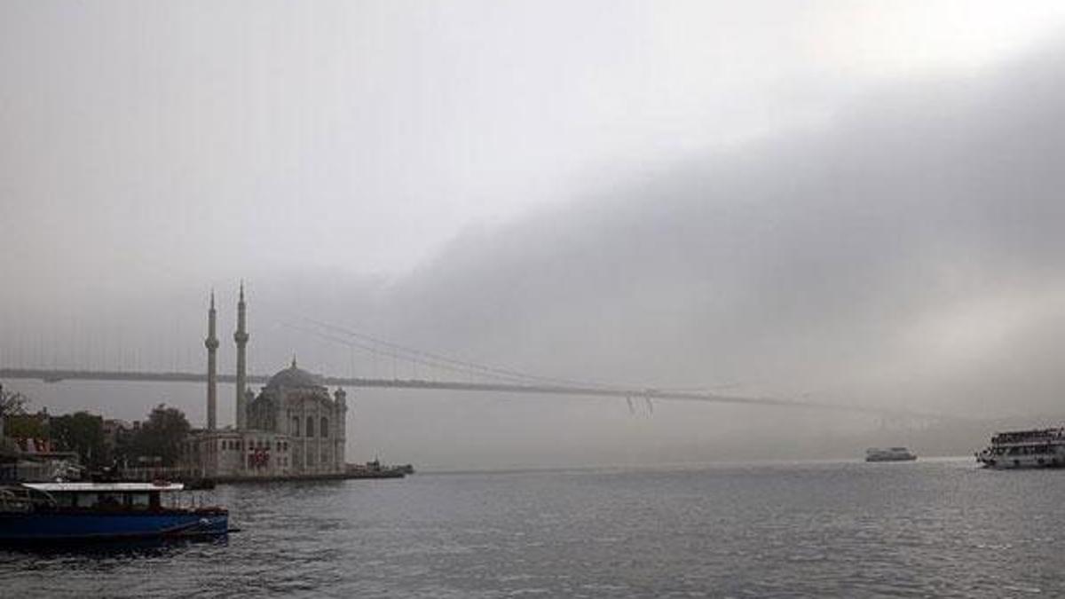 İstanbul Boğazı'nda gemi geçişleri çift yönlü askıya alındı