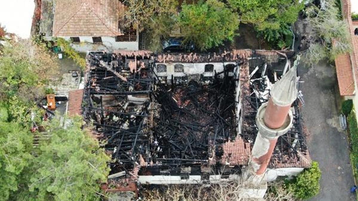 Vaniköy Camii'ndeki yangınla ilgili flaş gelişme! Rapor açıklandı