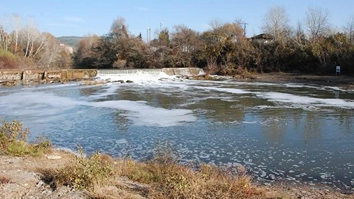 Bartın Irmağı köpürdü, inceleme başlatıldı