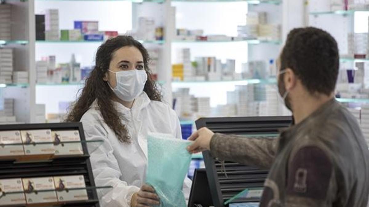 Yasakta eczaneler açık mı? Bugün eczaneler açık mı?