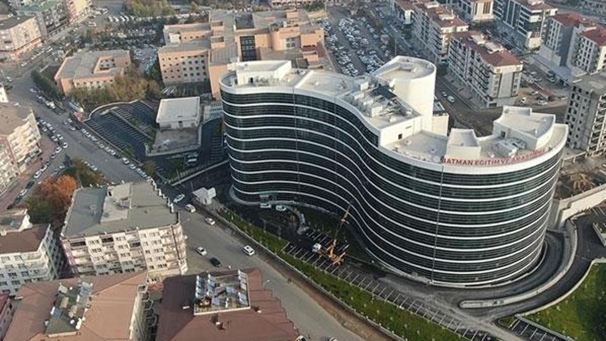 Batman'da 810 yatak kapasiteli hastane hizmet için gün sayıyor
