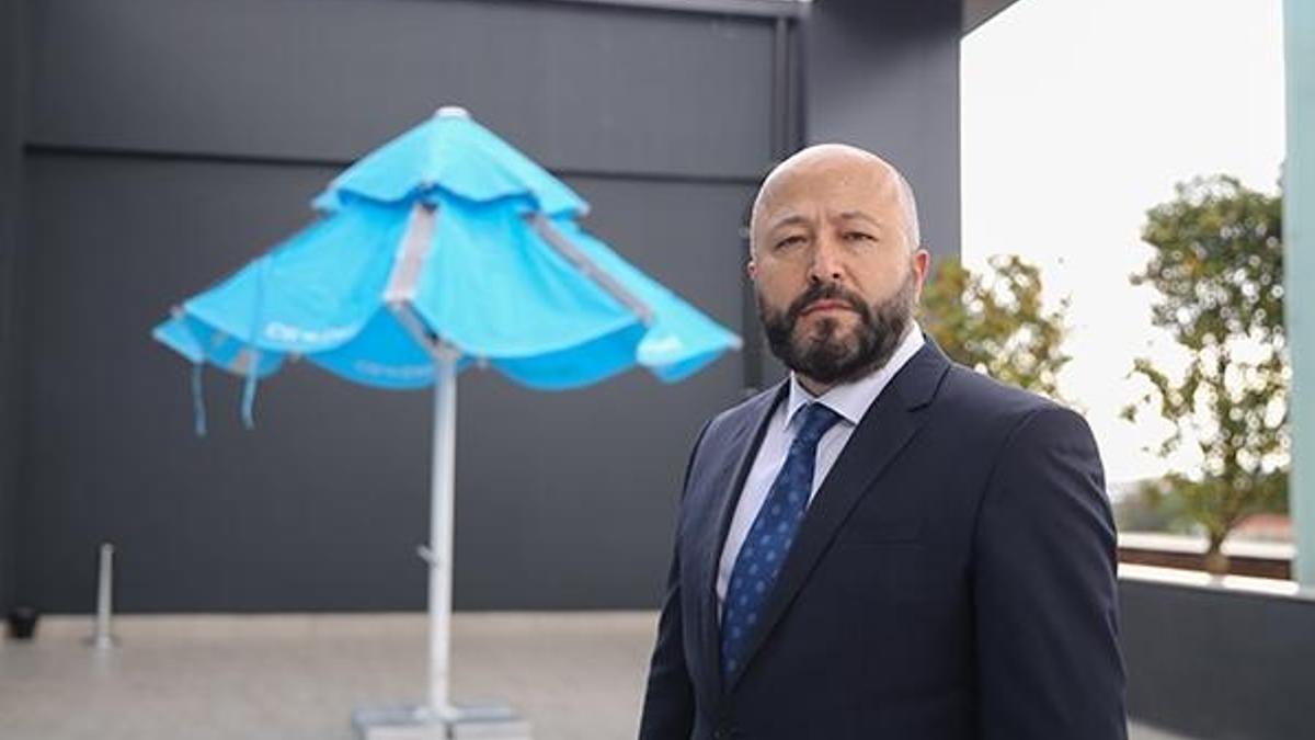 Güneşten elektrik üreten şemsiyeler plajlarda olacak