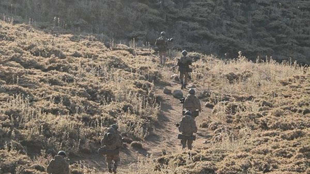 PKK'lı teröristlerin kullandığı 6 barınak ve sığınak imha  edildi