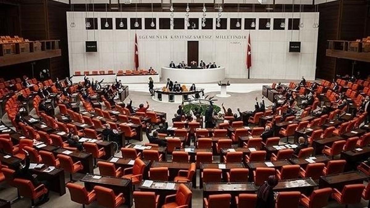 Milli Eğitim Bakanlığı ile Ulaştırma Bakanlığı'nın bütçeleri kabul edildi