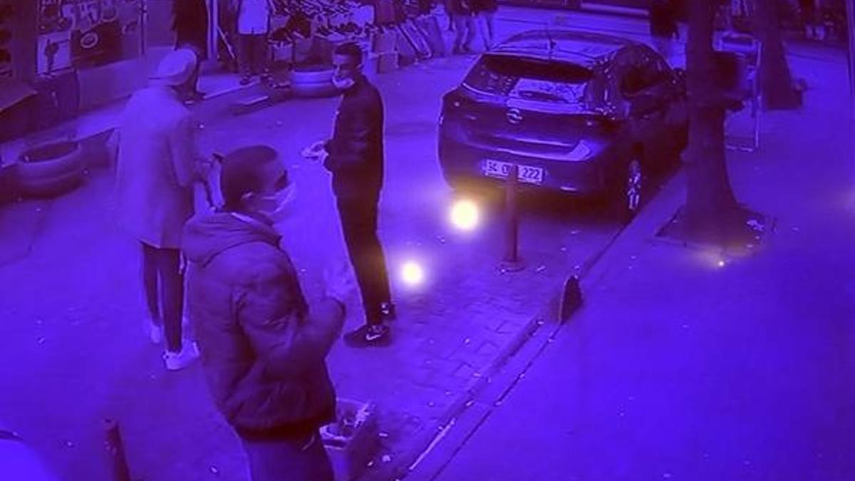 Döner bıçağı gösterip esnaftan para isteyen 4 kişi yakalandı!