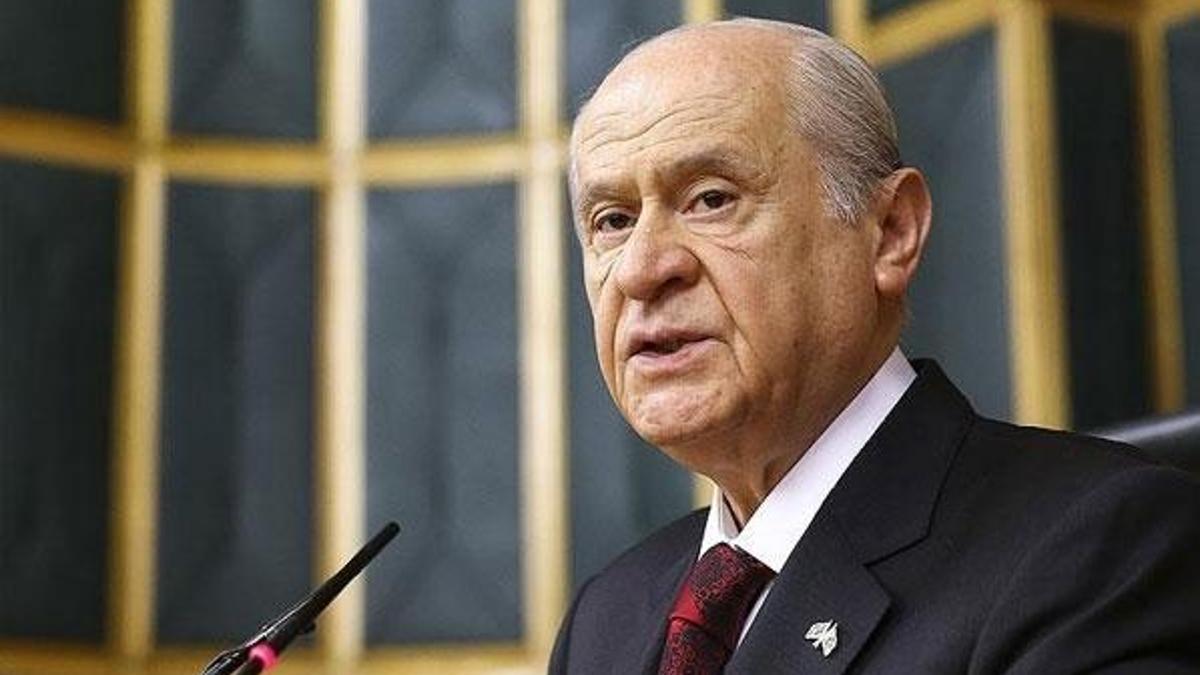 Devlet Bahçeli'den İran'a sert tepki: Hadi bu şiire de tepki göstersinler!