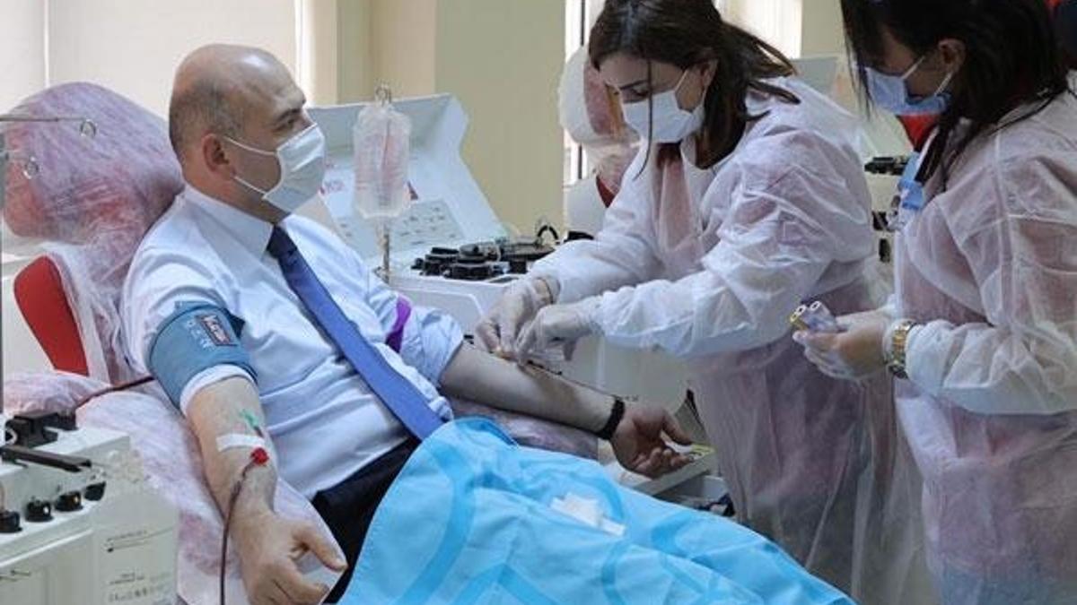 İçişleri Bakanı Süleyman Soylu immün plazma bağışçısı oldu