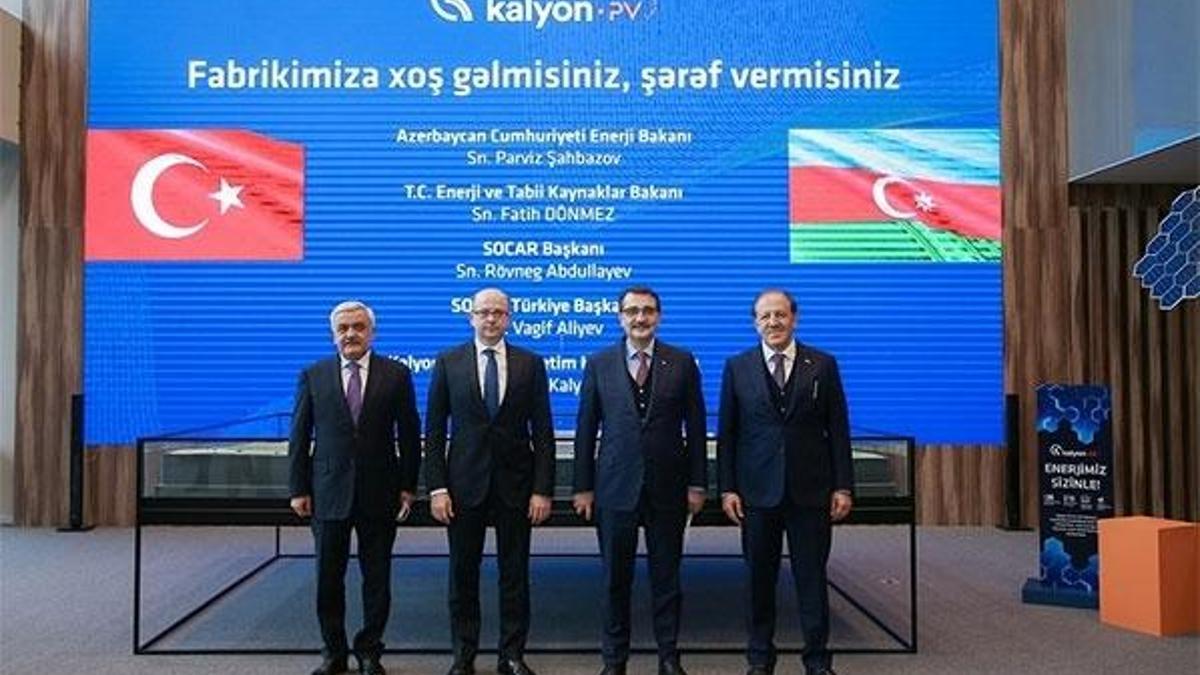 Türkiye ve Azerbaycan Enerji Bakanlarından güneş teknolojileri fabrikasına ziyaret