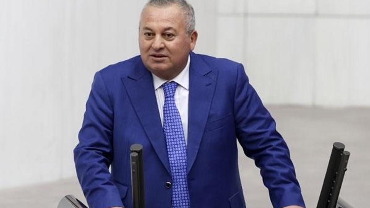 MHP'den ihraç edilen Ordu Milletvekili Enginyurt, DP'ye katıldı