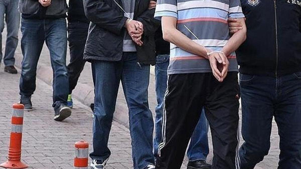 FETÖ'cü emniyet müdürlerine ceza yağdı!
