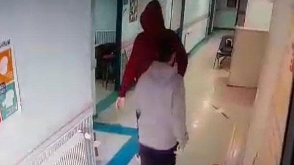 'İğne canımı yaktı' diyerek, sağlık çalışanını silahla tehdit etti