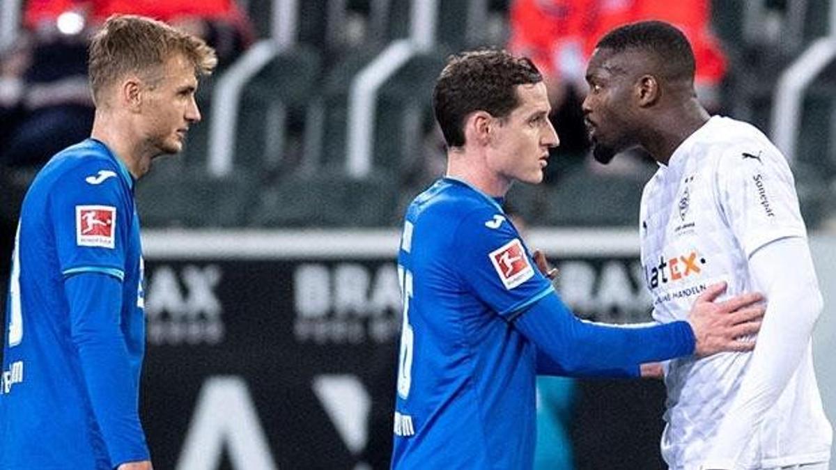 Bundesliga’da tükürük skandalı!