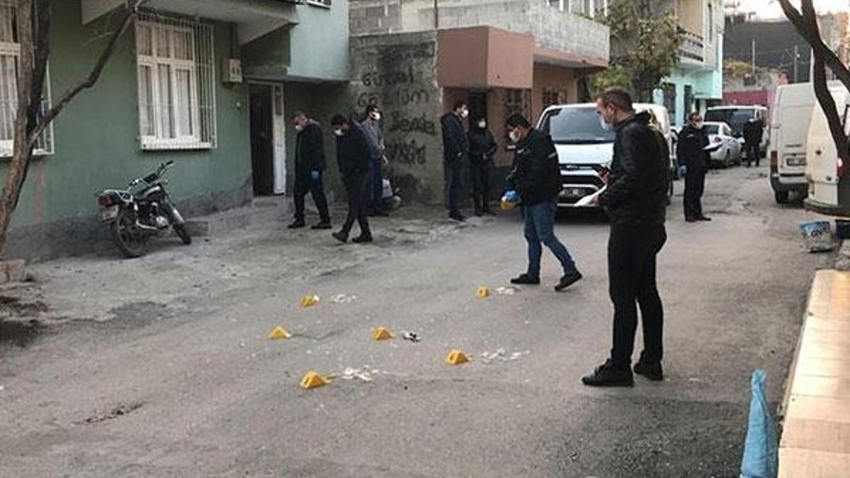 Adana'da ses bombası paniği! Çok sayıda polis sevk edildi