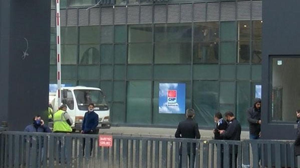 CHP İstanbul il binası mühürlendi