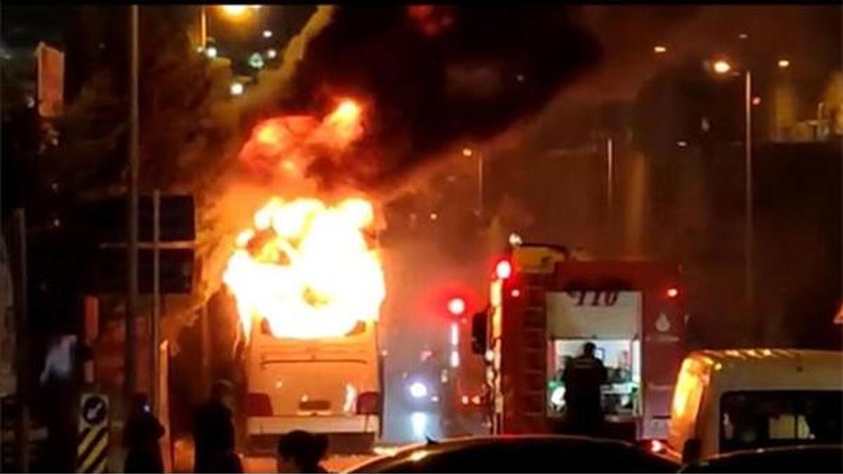 Bayrampaşa'da korkutan anlar! Otobüs alev topuna döndü