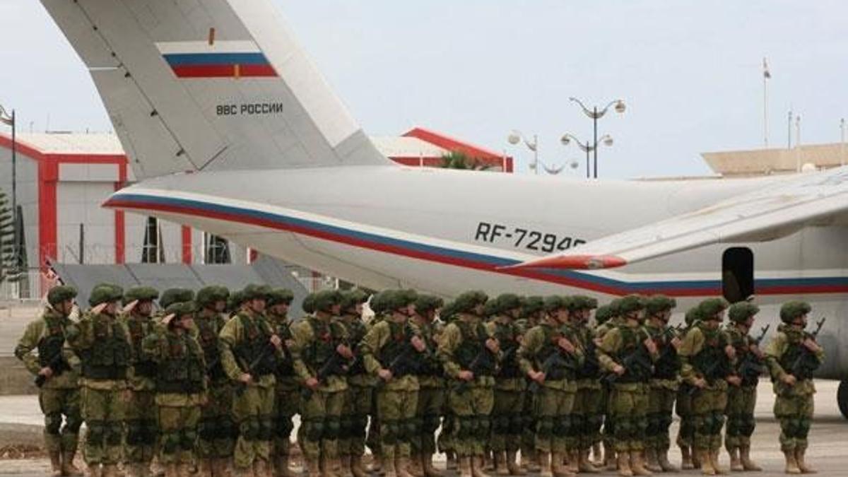 Rus ordusu Türkiye sınırında! Yüzlerce asker...