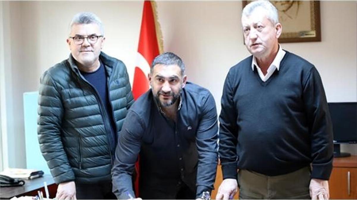 Menemenspor Ümit Karan'ı resmen açıkladı