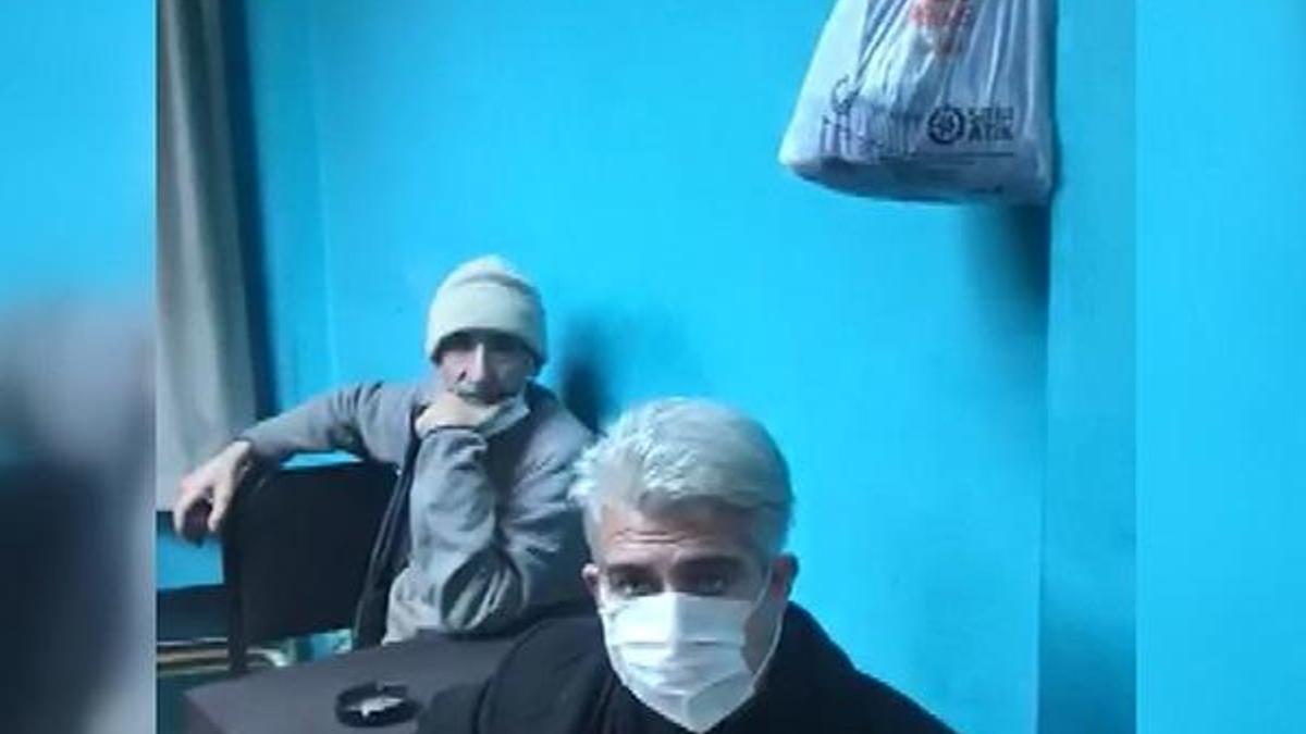 Fatih'te kumar baskını! Çatıya kaçtılar...