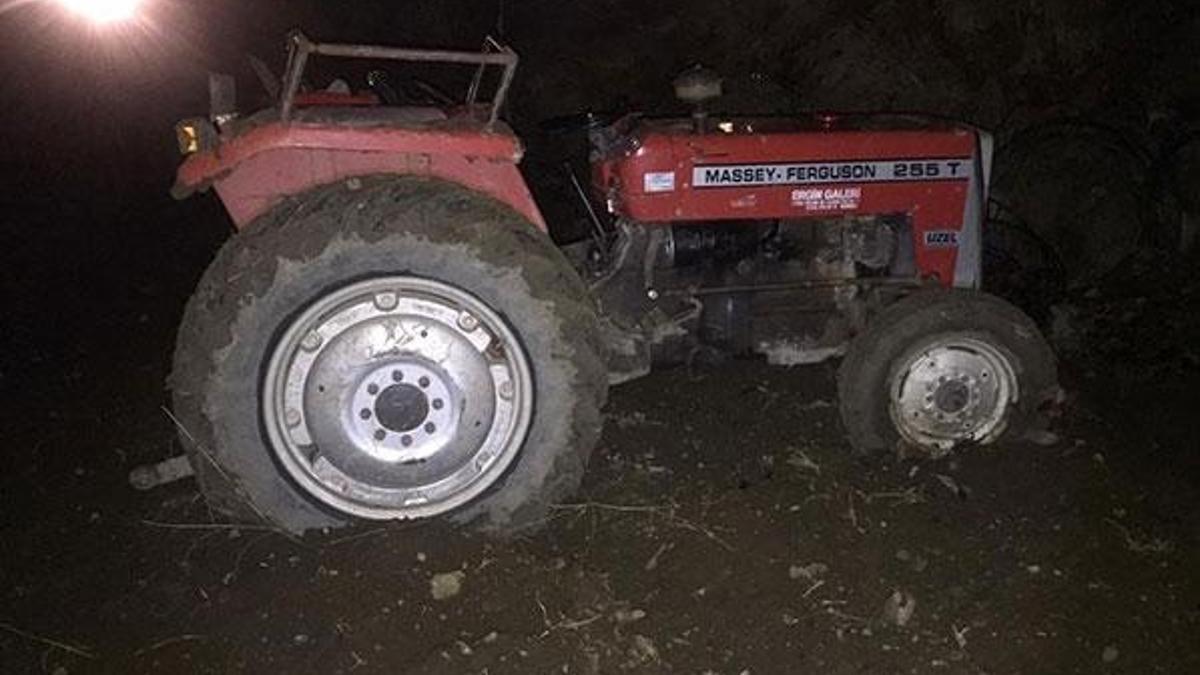 Devrilen traktördeki karı - kocayı ölüm ayırdı