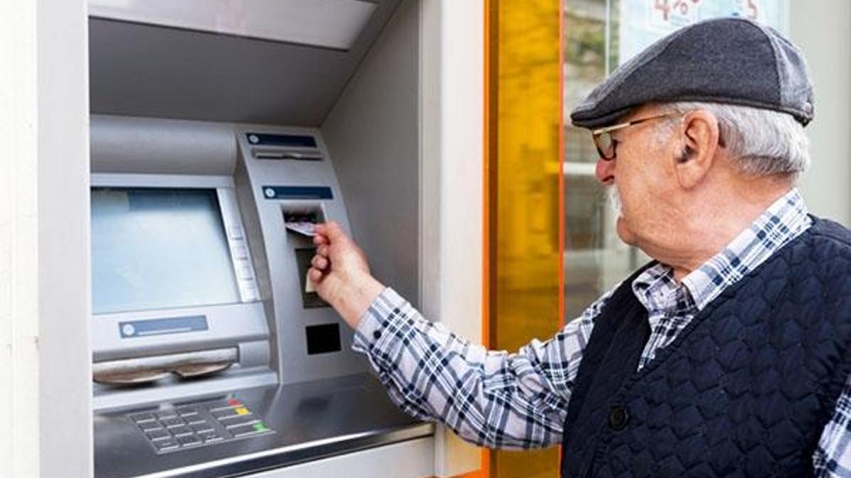 Emekli maaşına haciz konulur mu? Banka emekli maaşına bloke koyabilir mi?