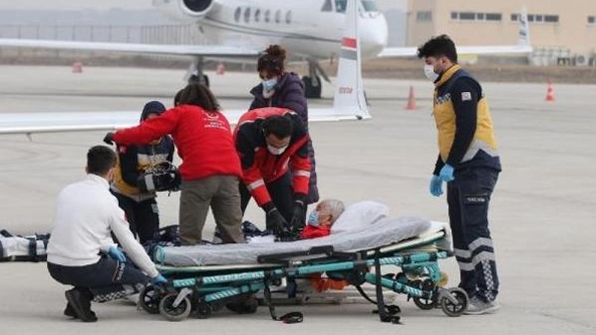 Prof. Dr. İlhan Başgöz, ambulans uçakla Türkiye'ye getirildi